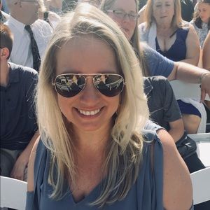 Meet your Posher, Tiffany